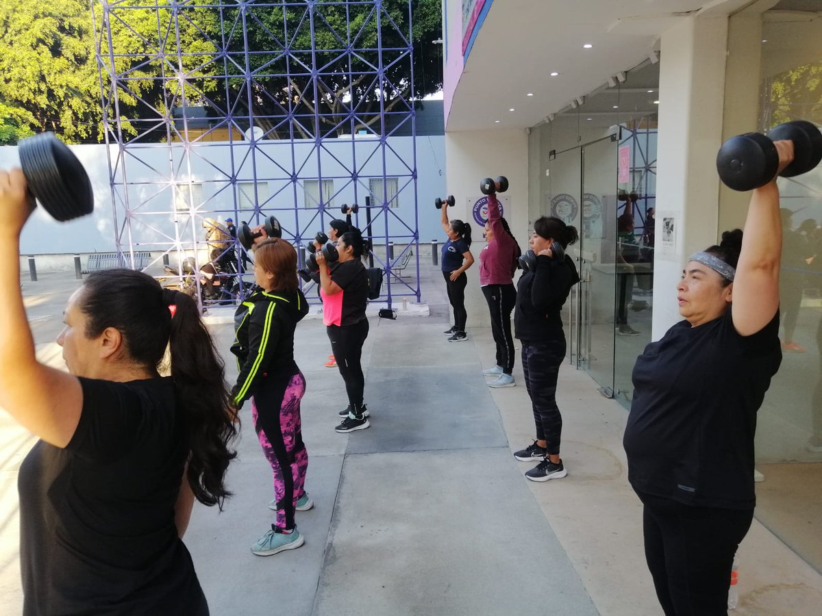 MHDesSocial's tweet photo. 🏋🏽‍♀️Acondicionamiento físico para mujeres  completamente gratis.
De lunes a viernes de 7 a 9 a.m. en el Deportivo José María Morelos y Pavón. 🤼‍♀️
¡Te esperamos! https://t.co/LwtlBA1OwR