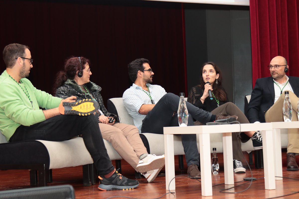 AgroGreenSUDOE's tweet photo. Diálogo II. ¿Cómo promover una comunicación efectiva y afectiva entre los actores para una mayor sostenibilidad de los agroecosistemas en el territorio SUDOE? #AgroGreenSUDOE (@Sudoe5) 🌾✨ https://t.co/coNy5EtHWj