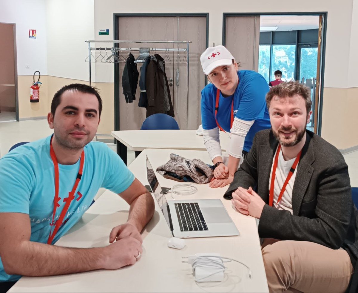 InterSystems_FR's tweet photo. Le #HHCAMP, c'était ce week-end ! 🔙
Bravo à l'équipe #DeepDocs qui remporte le #PrixInterSystems 🏆: un projet pour extraire, pseudonymiser et structurer les #données de #santé en garantissant la sécurité des données via des algorithmes de NLP.
Accélérer le progrès en santé✅ https://t.co/NyPlUODnZV