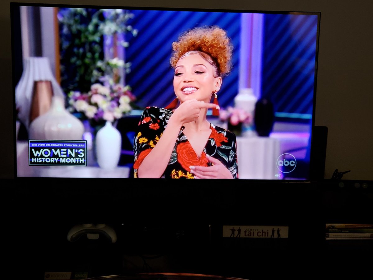 musicfilmdiva's tweet photo. #JustinaMiles has such a beautiful spirit! Excited to see her getting shine โจ๏ธ
#superbowlperformance #asl
@TheView https://t.co/iSivFjl94t