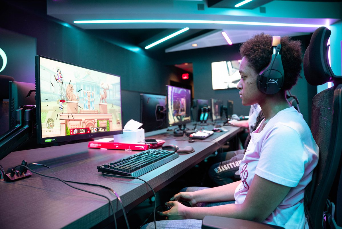 SoniqsEsports's tweet photo. Today is the grand opening of the Soniqs LAN Center in Harrisburg, PA! 

The next generation of Esports begins here. 🎮 https://t.co/Nd3F815bqn
