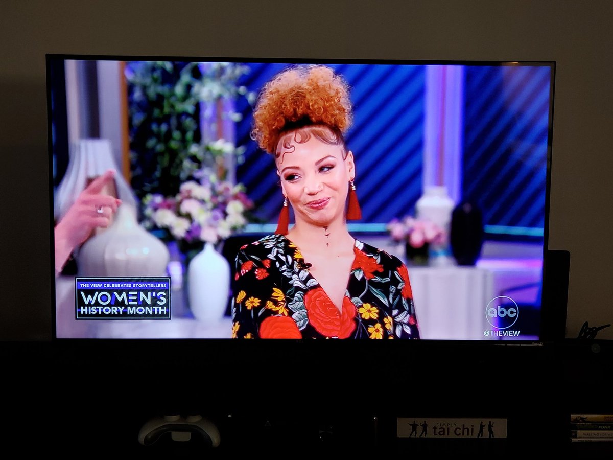 musicfilmdiva's tweet photo. #JustinaMiles has such a beautiful spirit! Excited to see her getting shine โจ๏ธ
#superbowlperformance #asl
@TheView https://t.co/iSivFjl94t