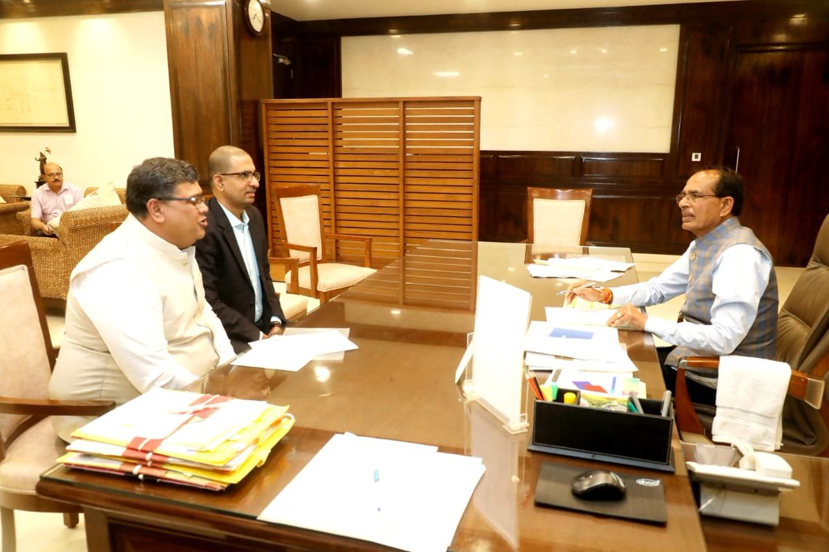 Chief Minister, MP tweet media