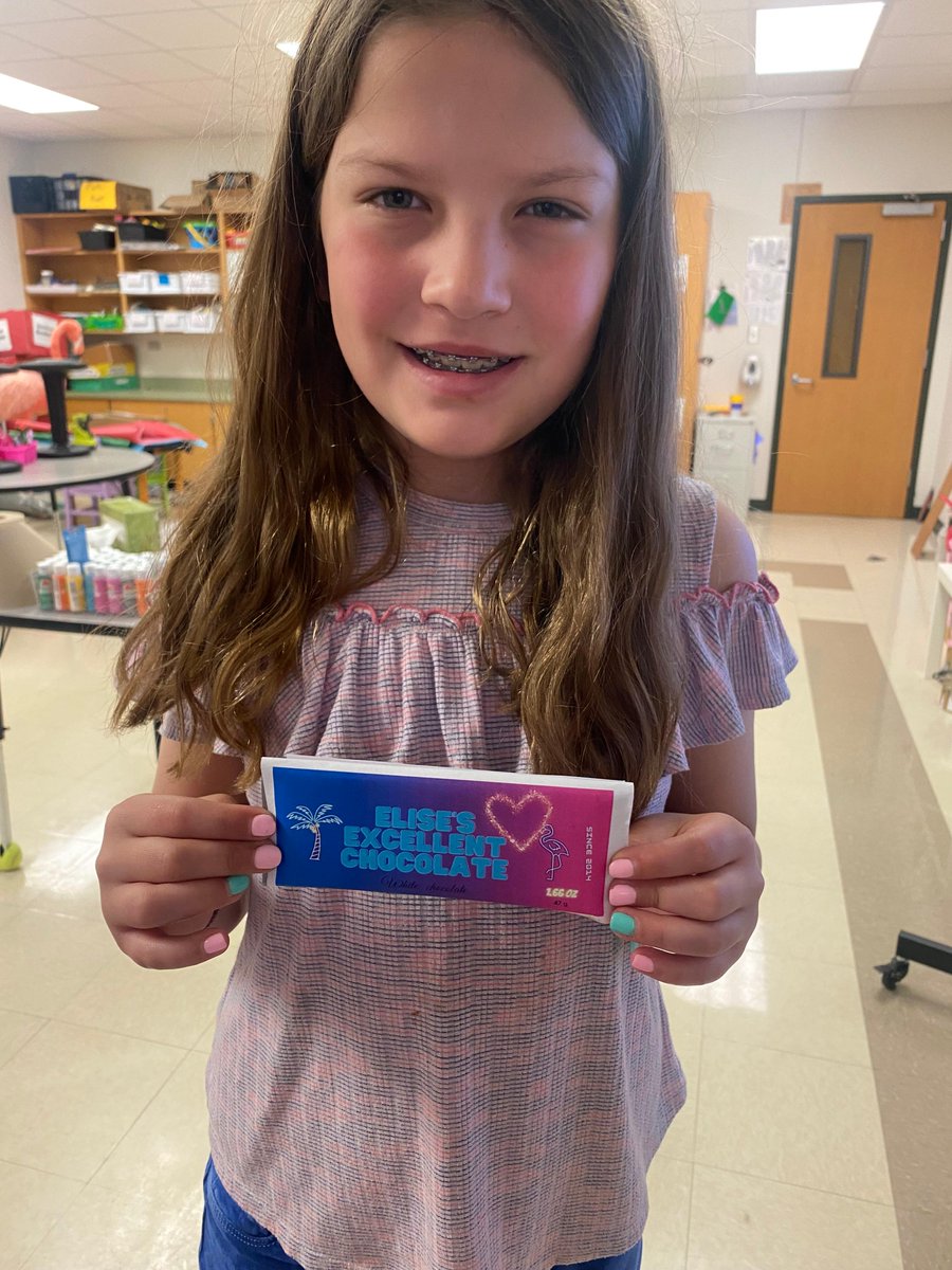 TechieCari's tweet photo. Students created candy bar wrappers using @canva AND they added a QR code that links to their projects! #sofancy #soeasy https://t.co/0juuZ29zp8