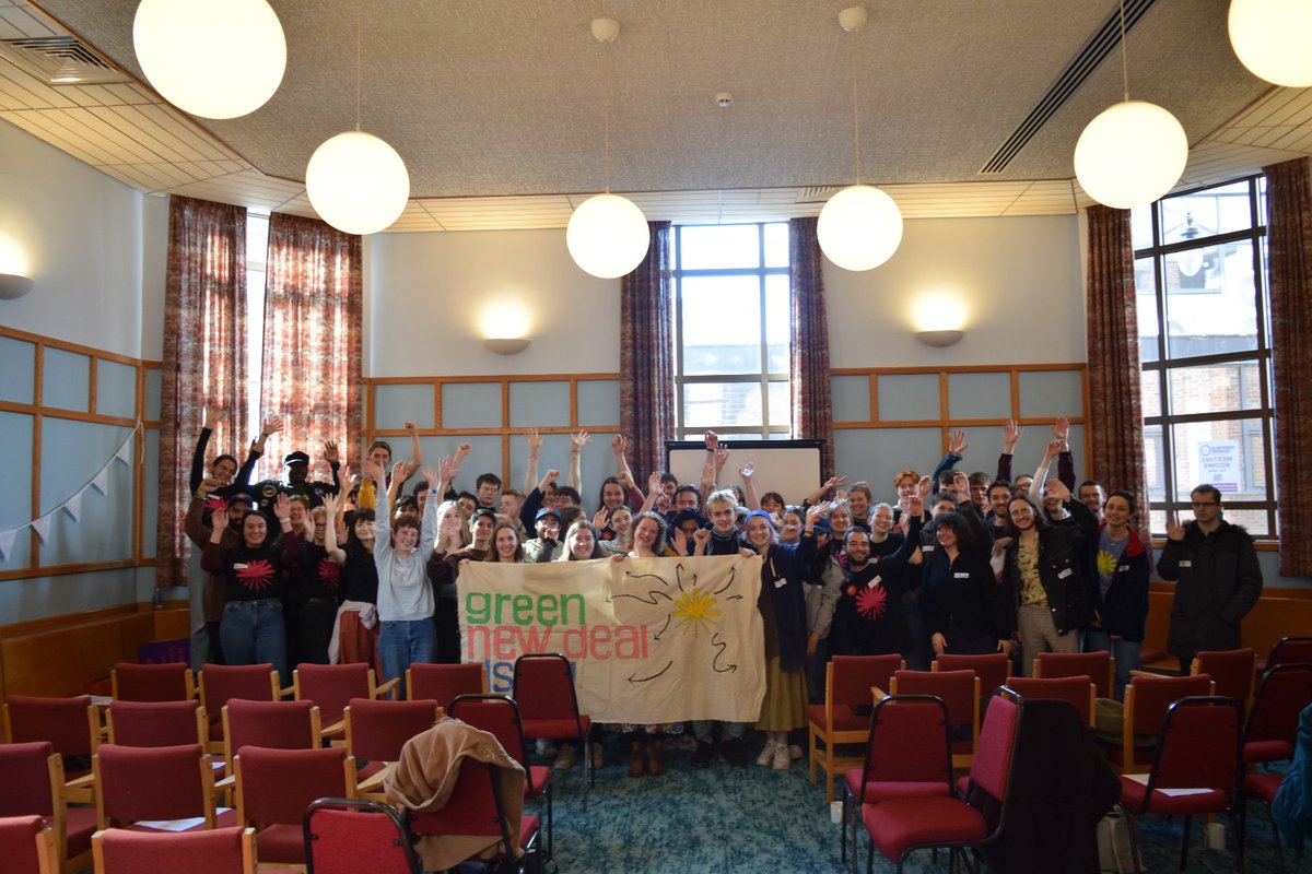 _OliviaBlake's tweet image. Great weekend out knocking on doors in Sheffield Hallam with @GNDRising🔥

Over the next 18 months they will be holding mass canvasses like these up &amp;amp; down the country -  making the case for a transformative #GreenNewDeal.

Join the movement🙏🏼💪🏼gndrising.org