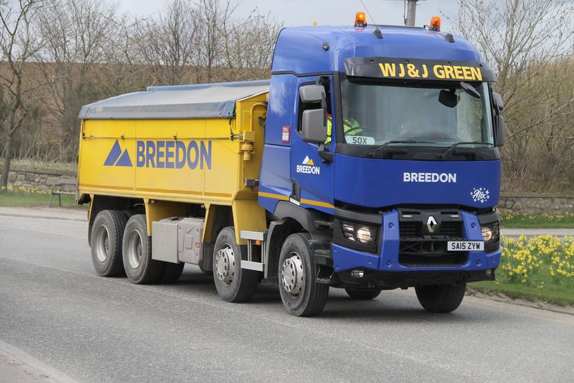 W.J&J Green Renault tipper in Breedon livery. Taken in  Kintore, near Aberdeen, in 2018 by Alan Shearer for #CaptureoftheQuarter.