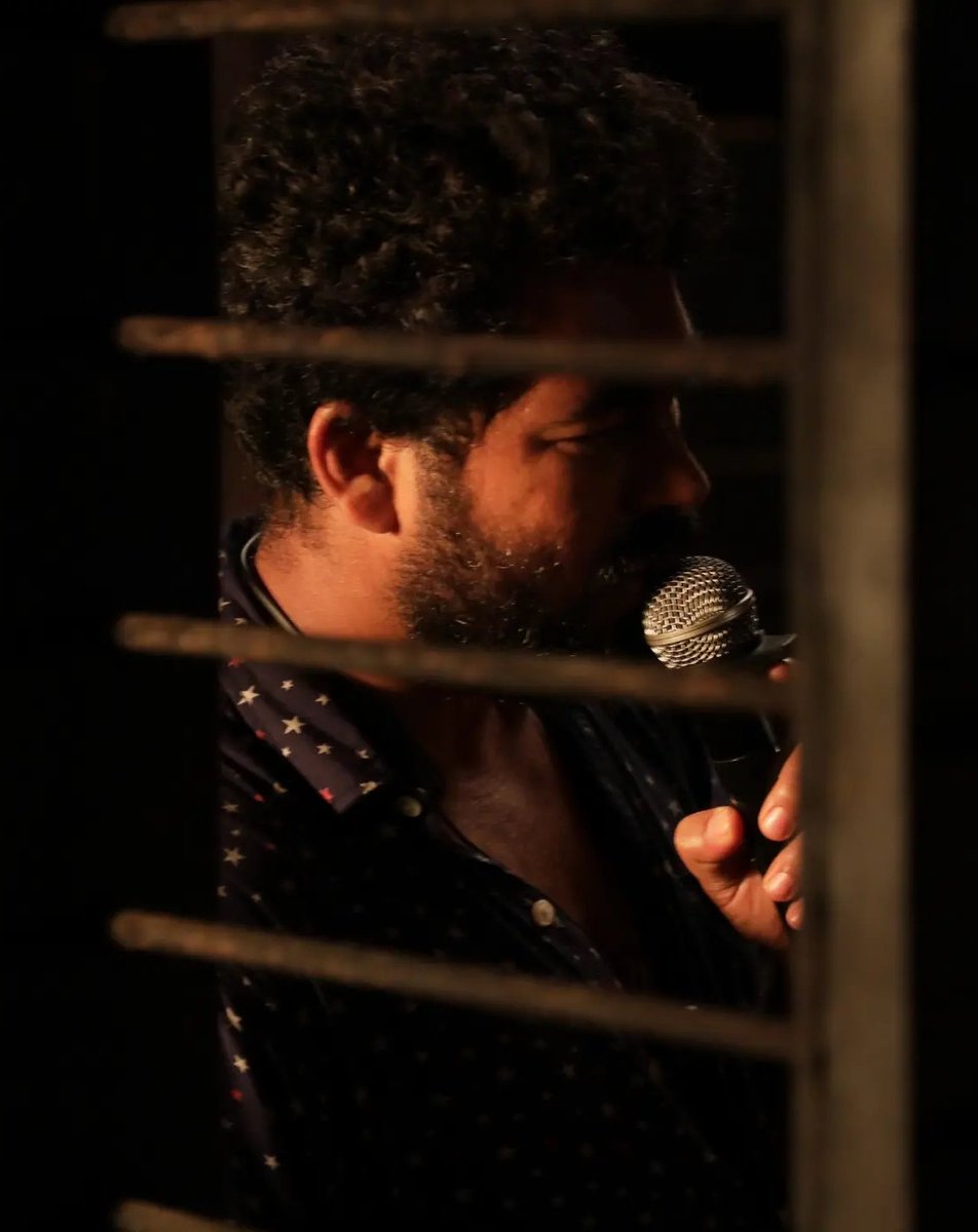 Soora S (@thisissoora) on Twitter photo ಗೌಳಿ ಚಿತ್ರ ನನ್ನ ಮೊದಲನೆಯ ಹೆಜ್ಜೆ
ನನಗೆ ಸಾಕಷ್ಟು ಹೆಸರು ಹಾಗೂ ಮುಂದಿನ ಭರವಸೆಯ ನಿರ್ದೇಶಕನೆಂದು ಚಿತ್ರರಂಗಕ್ಕೆ ಗುರುತಿಸಿಕೊಟ್ಟ ನನ್ನ ಗೌಳಿ. ನನ್ನ ಕಾರಣರಾದ ನಿರ್ಮಾಪಕರು ರಘು ಸಿಂಗಂ ಅವರಿಗೂ ಹಾಗೂ ನಾಯಕ ನಟರಾದ <a href="/SrinagarKitty_/">Srinagara Kitty</a> ಅವರಿಗೂ ನನ್ನ ಎಲ್ಲಾ ಕಲಾವಿದರು ಮತ್ತು ತಂತ್ರಜ್ಞರಿಗೂ ಧನ್ಯವಾದಗಳು 🙏
👉 #gowli ಗೌಳಿ ಚಿತ್ರ ನನ್ನ ಮೊದಲನೆಯ ಹೆಜ್ಜೆ
ನನಗೆ ಸಾಕಷ್ಟು ಹೆಸರು ಹಾಗೂ ಮುಂದಿನ ಭರವಸೆಯ ನಿರ್ದೇಶಕನೆಂದು ಚಿತ್ರರಂಗಕ್ಕೆ ಗುರುತಿಸಿಕೊಟ್ಟ ನನ್ನ ಗೌಳಿ. ನನ್ನ ಕಾರಣರಾದ ನಿರ್ಮಾಪಕರು ರಘು ಸಿಂಗಂ ಅವರಿಗೂ ಹಾಗೂ ನಾಯಕ ನಟರಾದ <a href="/SrinagarKitty_/">Srinagara Kitty</a> ಅವರಿಗೂ ನನ್ನ ಎಲ್ಲಾ ಕಲಾವಿದರು ಮತ್ತು ತಂತ್ರಜ್ಞರಿಗೂ ಧನ್ಯವಾದಗಳು 🙏
👉 #gowli