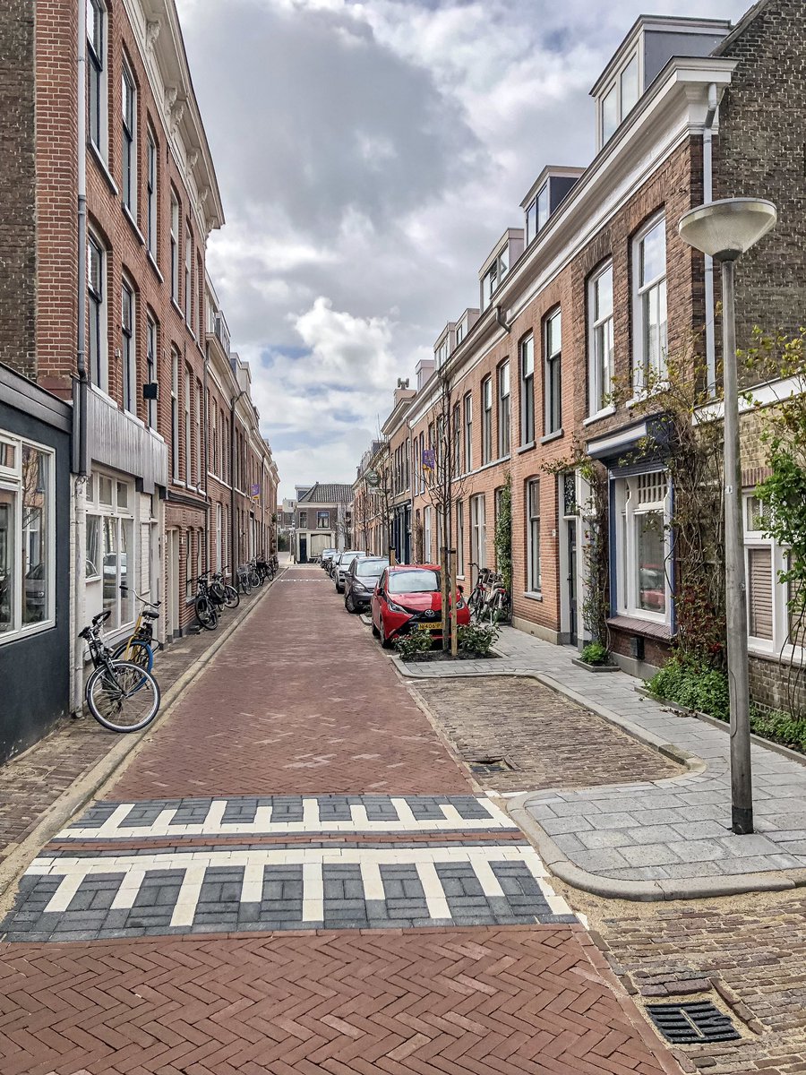 modacitylife's tweet image. Dutch cities are constantly refining the design of their local streets, which in our opinion, has a lot to do with their construction.

Every single element—each path tile, road brick, and curb stone—is modular and replaceable, making maintenance and modification incredibly easy.
