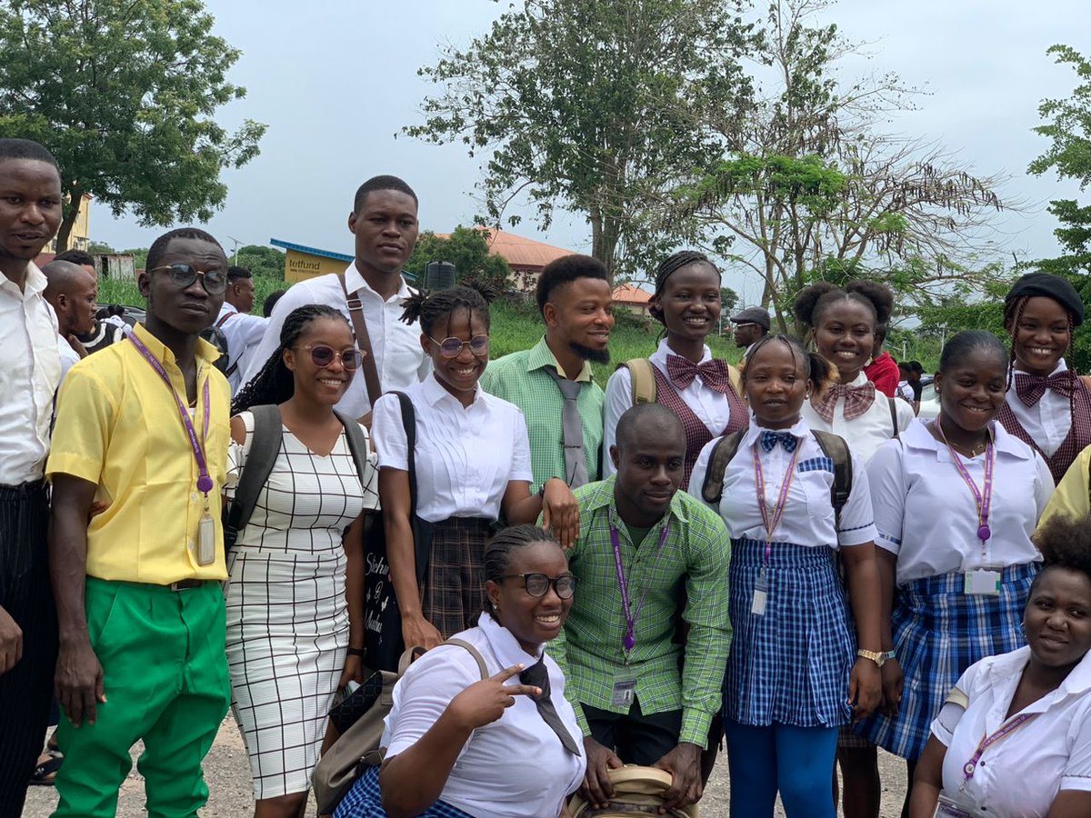 OfficalMosbis's tweet photo. Day 1 : back to school 🥹❤️❤️❤️ 
@Futaclass21  @FutaBro 

#lastdayinfuta 
#grandezaweek
#Futaclass21 
#futarian
#grandeza https://t.co/DSfZ21q5YJ