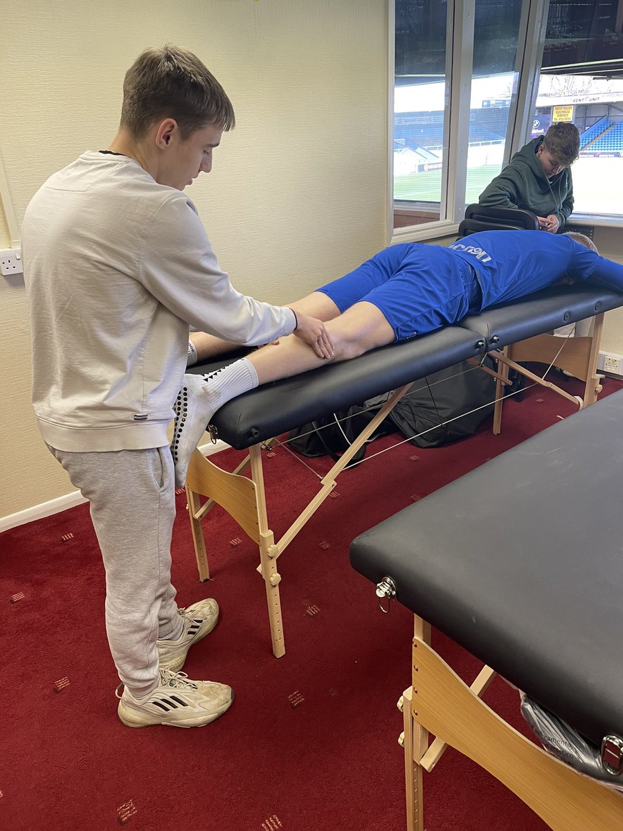 SportNLC's tweet photo. Our @NorthLindsey @VTCT_uk L3 Sport Massage 💆🏻 students have been gaining valuable experience at @SUFCOfficial delivering massages to the players ahead of their fixture tomorrow evening #TeamNLC https://t.co/YknT9A9zOd