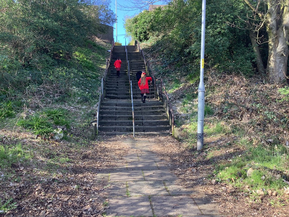 ecoclubaspull's tweet photo. We have been out litter picking again this afternoon for our Eco club. We were amazed at how much litter we found! #acpsvision #GBschoolclean @KeepBritainTidy https://t.co/5OlpSag2vb