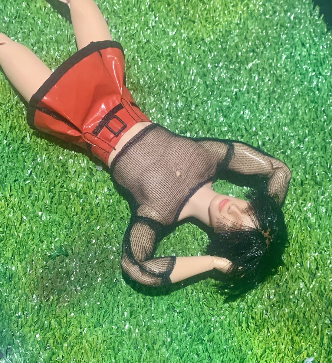 ChainSmoknTrain's tweet photo. So when I’m not replicating talking trains I like to repaint dolls. This is one of @yungblud I started about a year ago, the face is still a working progress but i painstakingly rooted him with black hair (red ombré is too hard a first attempt) 😅 #dollrepaint #yungblud #doll https://t.co/W5LsGdOCSD