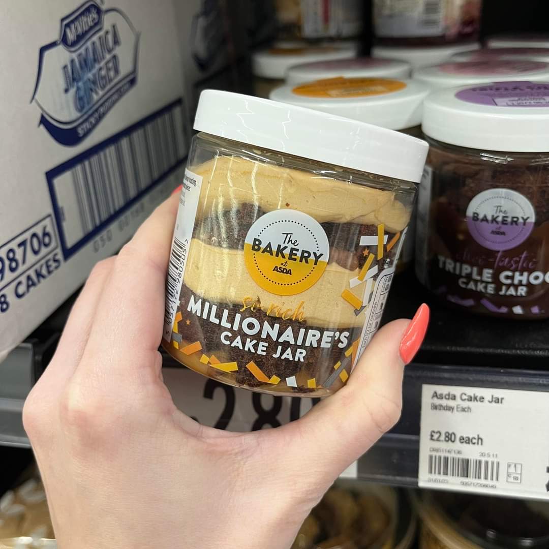 ExtremeSavers's tweet photo. Well these new #asda desserts look a bit of alright don't they? 😋 #cake #dessert #food https://t.co/QpYPafGzpe