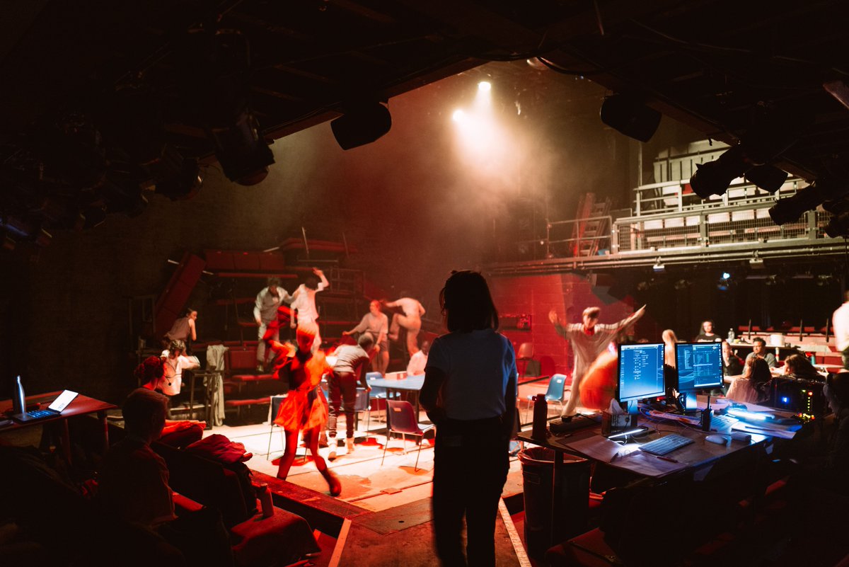 🎭 Happy #WorldTheatreDay! 

"Powerhouses do not come much smaller, nor more powerful, than the Donmar Warehouse" Sunday Times 

What has been your favourite Donmar production from the past 30 years? 

📸 Helen Murray