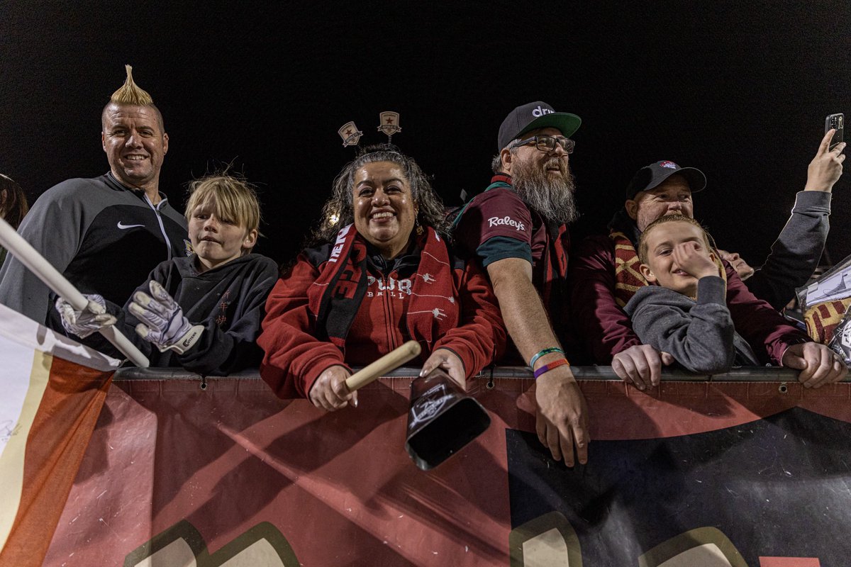 TheStrikerNews's tweet image. 🏟️ Between #MLS, #NWSL, and #USLC, a total of 𝟏𝟎𝟎,𝟒𝟗𝟖 people showed up to watch soccer in California this past weekend! 

🌊 That included a new opening day league record by @sandiegowavefc!