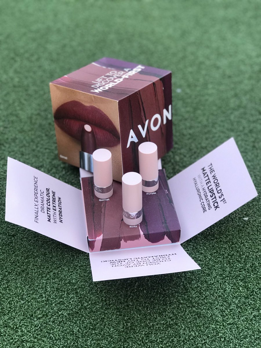 LadyFortunateSA's tweet photo. @avonworldwide hasn’t failed me here with this #hydramaticlipstick #beauty #girlstalk #avon https://t.co/NWpe66wfoP