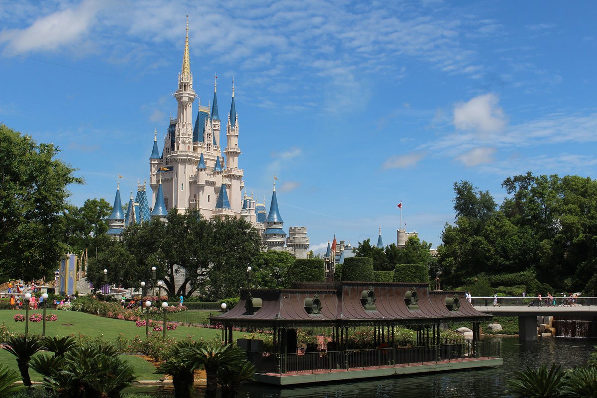 ChattAirport's tweet photo. With weekly nonstop departures to Orlando through @Allegiant, you are one short flight from the happiest place on Earth! #flyCHA #NonStopService #DisneyWorld https://t.co/kc91E2FVzR