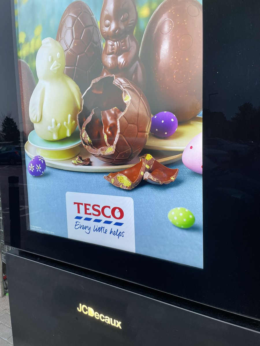 X_sammy_X's tweet photo. @Tesco  a cheeky egg On the sign outside @TescoFleetsCR #crackingeaster #tesco #competition https://t.co/XABjqSLyTN