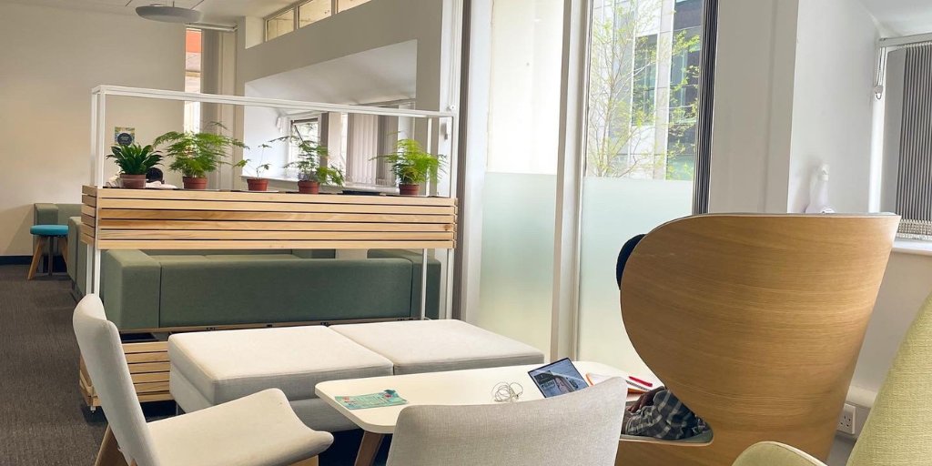 UoS_Students's tweet image. Switching up our feed to help you switch up your studying 📚 Here are some of our favourite study spaces. Let us know yours in the comments 👇 

#SalfordStudents #UniofSalford #StudySpaces #StudentsSpaces