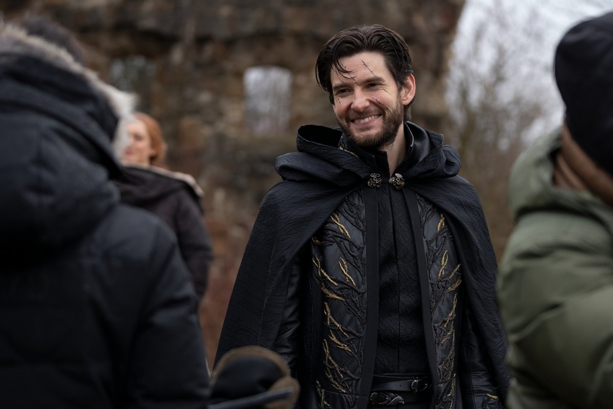 benbarnesfancom's tweet photo. New behind the scenes photos from Season 2 of 'Shadow and Bone'

#BenBarnes #ShadowAndBone https://t.co/aSSCm5aDzE