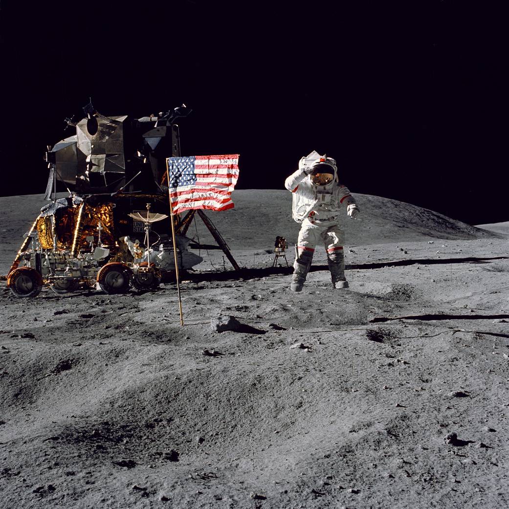 GTaerospace's tweet photo. A lunar sample collected by astronaut John Young (BSAE 1952) during Apollo 16 is now on display at the @GTLibrary. Read more about Young's legacy and where you can view this piece of history. https://t.co/Ubdo2u6BMO 🌕 @gtalumni @NASA #lunarsample #apollo16 https://t.co/FRyFUZxfHs