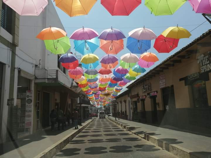 HDeLaCruzO's tweet photo. Hermosa la ciudad de #Comitandedominguez en #Chiapas
Una excelente opción para visitar y conocer sus alrededores, su gastronomía, cultura, sitios arqueológicos, ríos , lagos , lagunas y su gente.
Visite #Comitan en esta #SemanaSanta2023 les va a encantar! https://t.co/9DOOAw3ZGb