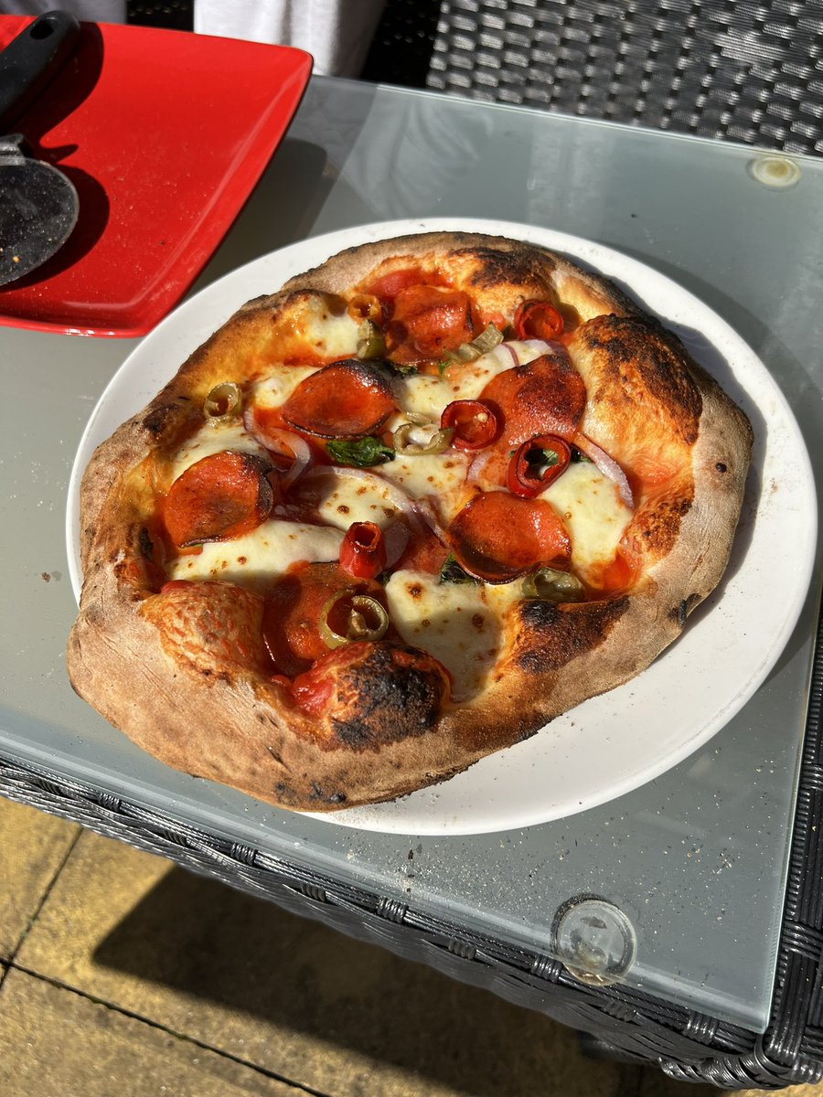 HolmesAllotment's tweet photo. Some rustic cooking πππ all delicious just lacking finesse π€£ππ» #ooni #OoniHQ #pizza #garlicbread #homecooking #foodie #foodporn #uk #rusticfood https://t.co/s9DVtV52Bx
