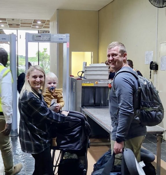 Richard_Spoor's tweet photo. My only nephew and his small family on their way. It is South Africa’s loss and New Zealand’s gain. 
Makes me very sad. ☹️ https://t.co/kEjYOEjEdV