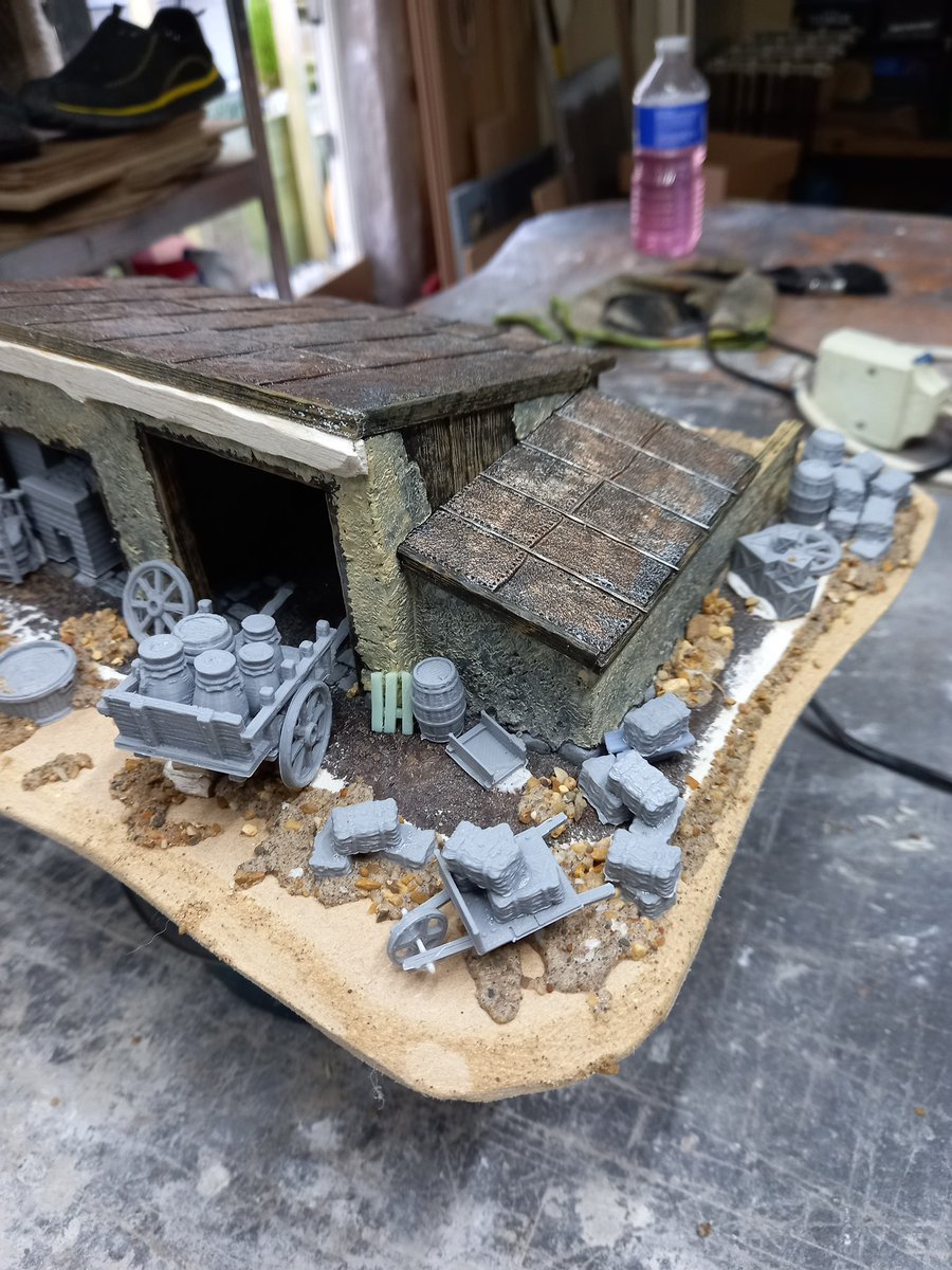 gareth_lane's tweet photo. WiP - Get Off My Land!!!
Some Rhodesian farm outbuildings for the Terrs to raid. 
#28mm #BushWars https://t.co/ff7jkz1DYT