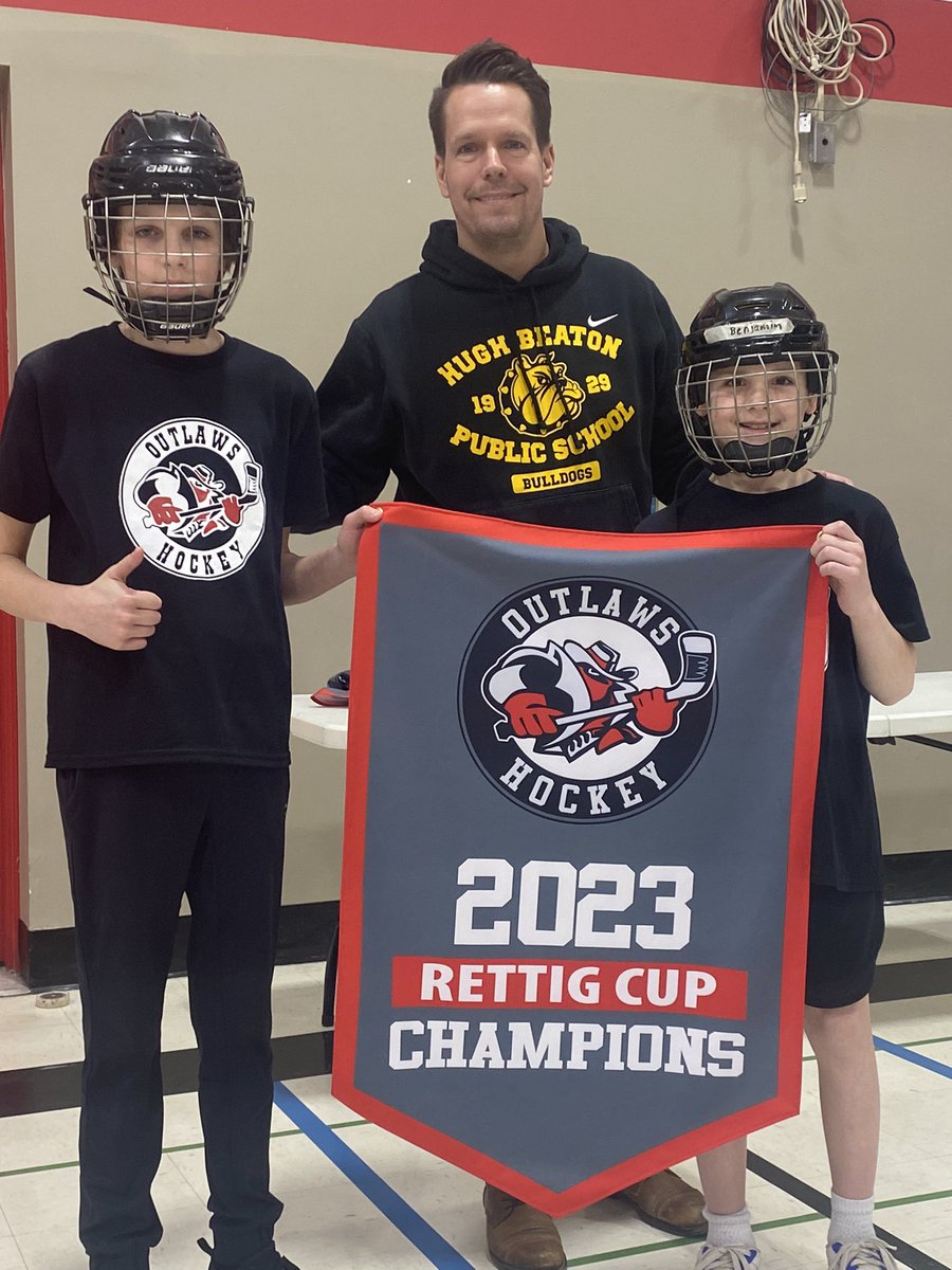 MrStLouis1's tweet photo. @HBeatonBulldogs @HughBeatonHnS   @MrLappalainen Great job representing our team at the all star game Bulldogs. Love the new banner! https://t.co/VZhQ867EMa