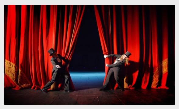 DDelgrossi's tweet photo. ¡En el #DíaMundialDelTeatro el abrazo a todos los colegas y amigos artistas, técnicos y tramoyistas, directores, autores y personal de salas que hacen posible que al abrirse el telón siga produciéndose la magia! #Teatro #SUA #FUTI https://t.co/O815TLInmC