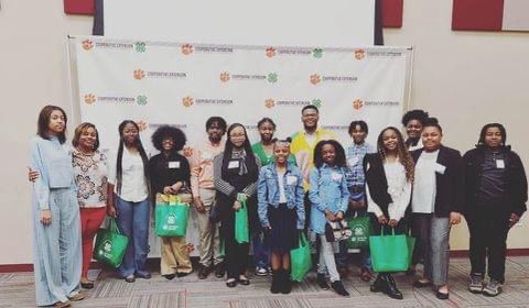SCState1890's tweet photo. 🍀 #SCState1890 Extension's Pee Dee Region attended the @sc4hplp Leadership Round-Up on Saturday, March 18, 2023.
Young leaders from diverse backgrounds gathered to take their leadership skills to the next level! https://t.co/ztCd9VnDbL
