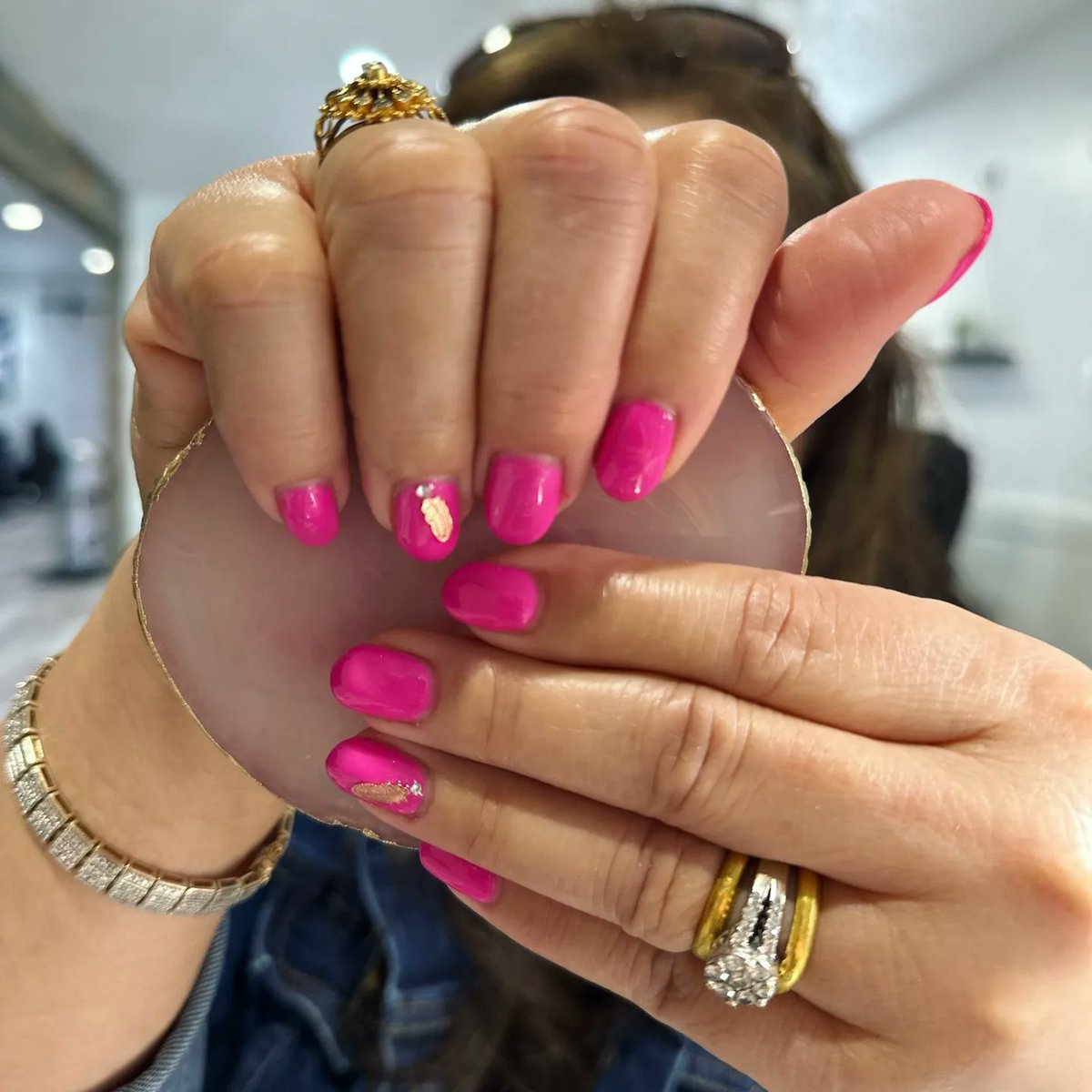 Gel nails with jewel art! ✨️

#gelnails #nailart #naildesigns #jewels #nails #salon #northwestarkansas #bentonvillearkansas #arkbeautyink #nailsofinstagram #almondnails #nailsnailsnails