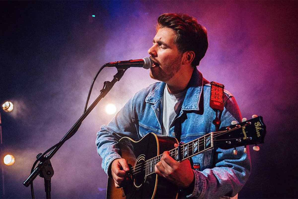 alivenetwork's tweet image. Introducing Marcello Michael  ⭐ ⭐ featured acoustic singer guitarist 🎵 🎤 🎸 Bringing chilled acoustic vibes for your afternoon drinks reception, with songs from Ed Sheeran to Adele and The Beatles to Elvis.
👉 AliveNetwork.com/Marcello-Micha…

#weddingmusic #weddingsinger
