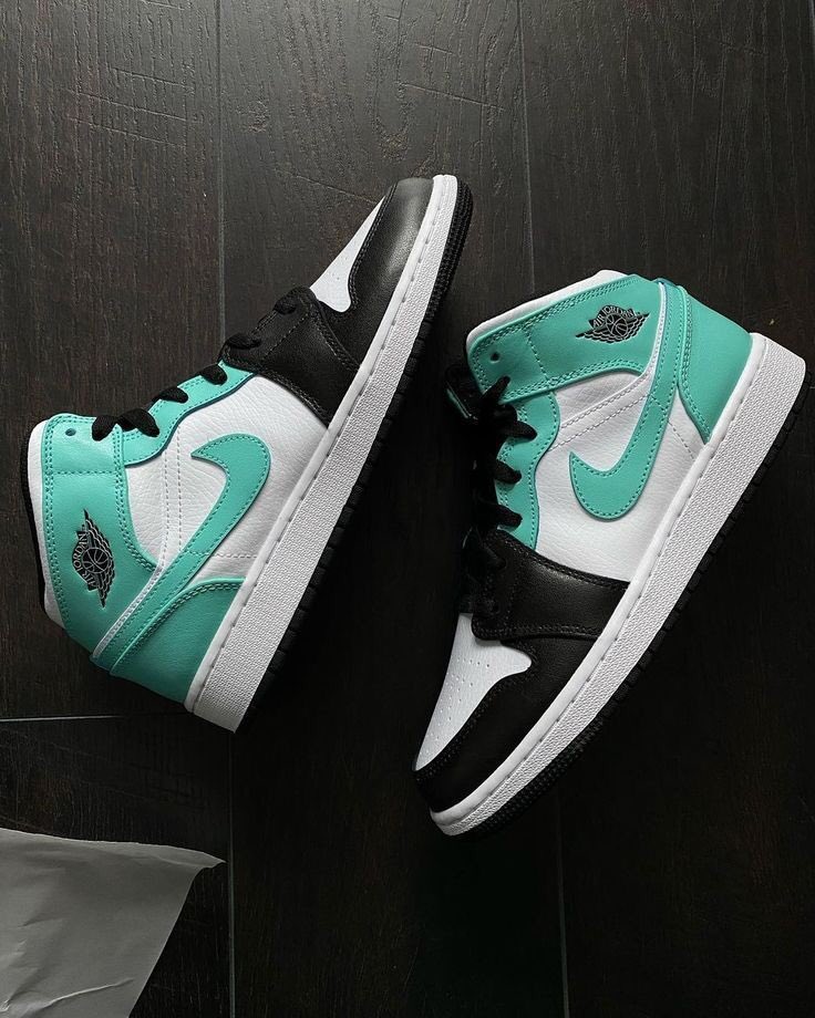 amstore_sd's tweet photo. لايك 👍🏽 إذا عجبك المنتج 

Nike Air Jordan 1 B&amp;G
فيتنامي بجوده عالية 🔥
المقاسات المتوفره: 40,41,42,43 
السعر : 14,500 SDG 💵💵💵
توجد خدمة توصيل داخل ولاية الخرطوم 🚚 
للطلب DM او عن طريق رابط الوتسب 👇🏾 

https://t.co/ILlm0HAse0… https://t.co/toshtYQ7fw
