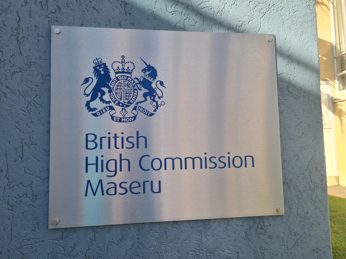 2023Topaz's tweet photo. Well what a very busy day 3 - We started our day at Hq then visited makoanyane square for the ww1 and ww2 memorials then went to tiny tots school where we've done some singing and dancing the girls loved it then visited the British high commissioner his excellency Harry Macdonald https://t.co/1bAy94AgxH