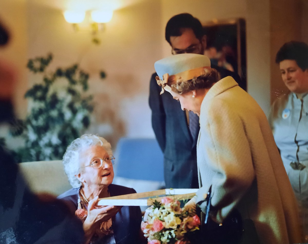 WfldHospice's tweet photo. Today marks 31 years since HM Queen Elizabeth II visited Wakefield Hospice.
Earlier this month @LordLtWY alongside fellow local dignitaries, visited Wakefield Hospice to plant a special tree from The Queen's #TreeofTrees sculpture.
https://t.co/0MuQ7WoSqF https://t.co/MtoRiRezpw