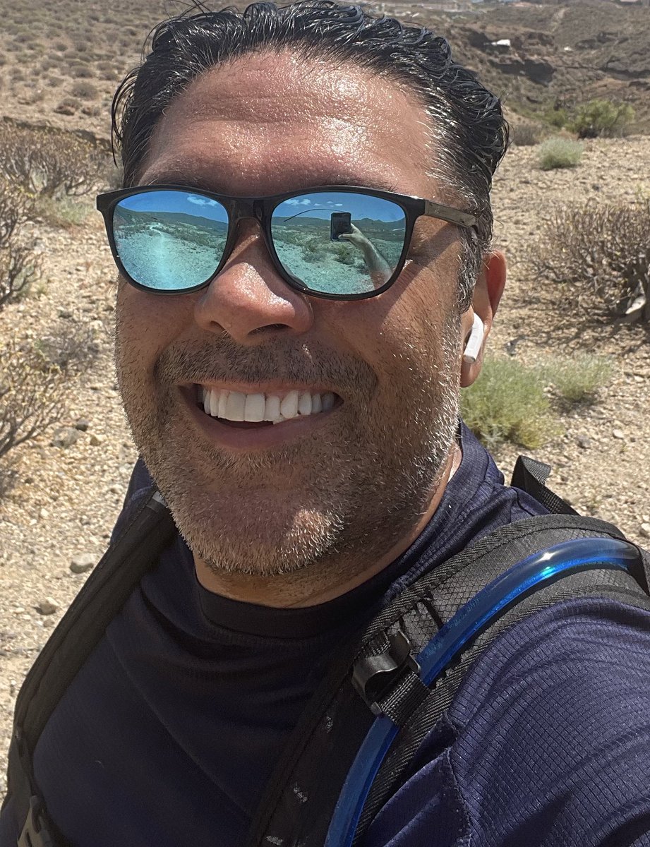 ajayjagota's tweet photo. First 9 mile πββοΈ in a looong time and it felt beautiful running up a mountain #feelthepain #trainingthemind
Thanks to @davidgoggins for sharing his story made me look at my story #accountabilitymirror https://t.co/awZbymxmRC