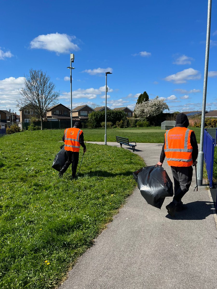 Day 11 for Mark and his community payback team 42 bags for collection by  <a href="/LWYLRotherham/">Rotherham LWYL</a> from Templeborough  Business park Rotherham <a href="/KeepBritainTidy/">Keep Britain Tidy</a>