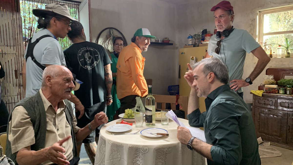 Arrancó el rodaje de "Astronauta", el primer film como director de Paul Vega. Protagonizado nada menos que por el uruguayo Daniel Hendler, junto a Angie Cepeda, Salvador del Solar y Gustavo Bueno.
El rodaje es en Lima, inició el 26 marzo y durará 3 semanas.
#cineperuano