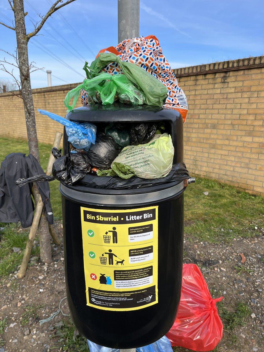j14jkr's tweet photo. 2 Questions @CarmsCouncil why has my council tax risen by 10%? And why don't you empty the bin on the new, upgraded cycle path? https://t.co/w1jncRo5de