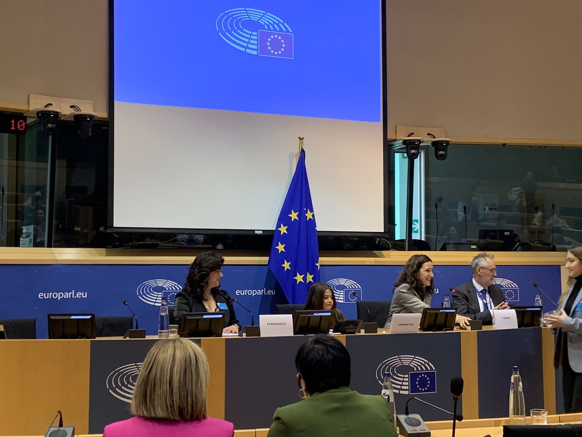 In the Final Conference of <a href="/allinteract/">ALLINTERACT</a> a girl from the Valencian school <a href="/CdAEscolaica/">CdA L'Escolaica</a> explains how friendship prevents bullying.  The Valencian network that bases its Actions on scientific evidence of social impact @seminario_valen in the European Parliament <a href="/GVAeducacio/">GVA Educació</a>