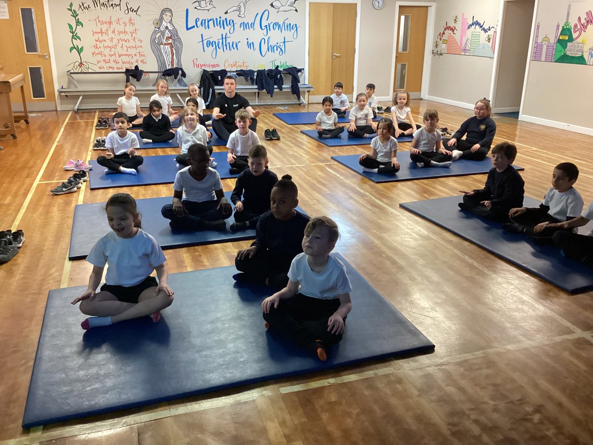 StHildasBury's tweet photo. In our last @thewtsteam session with @SeanEdStartBury, Year 2 explored relaxation, yoga and meditation! We loved it! 🧘🏼‍♀️🧘🏼🧘🏼‍♂️ https://t.co/pNsnYYlSAj