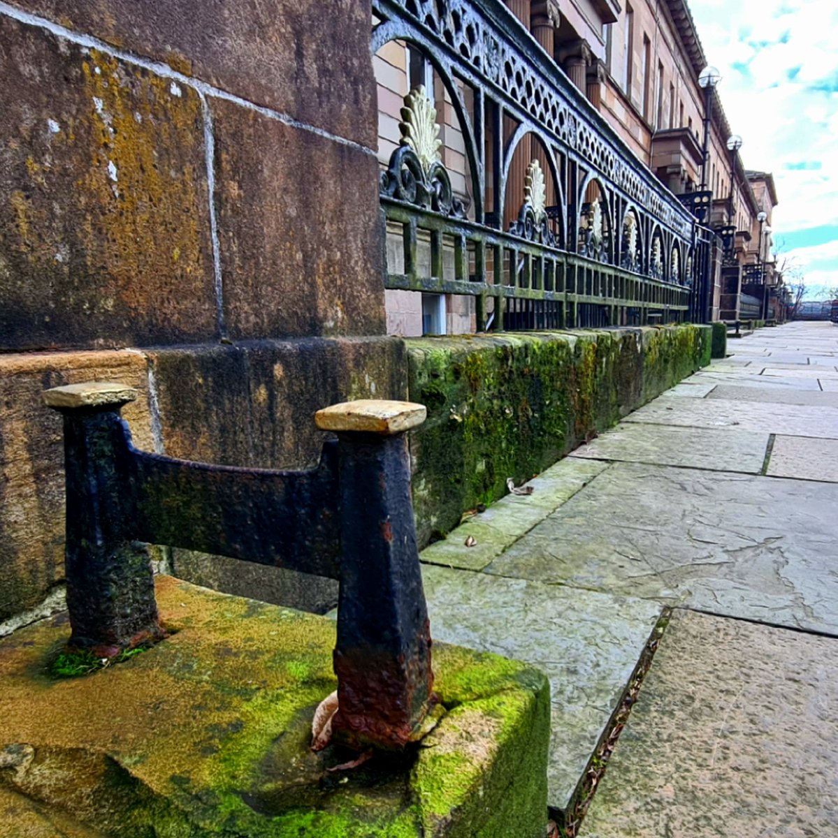 ArchiAdvisor's tweet image. RT @is_glasgow: Boot scraper, Alexander 'Greek' Thomson Style. Even this minor detail from his Great Western Terrace in Glasgow oozes classical elegance with its bold, clean lines.

#glasgow #bootscraper #design #designdetail #alexandergreekthomson #gree…