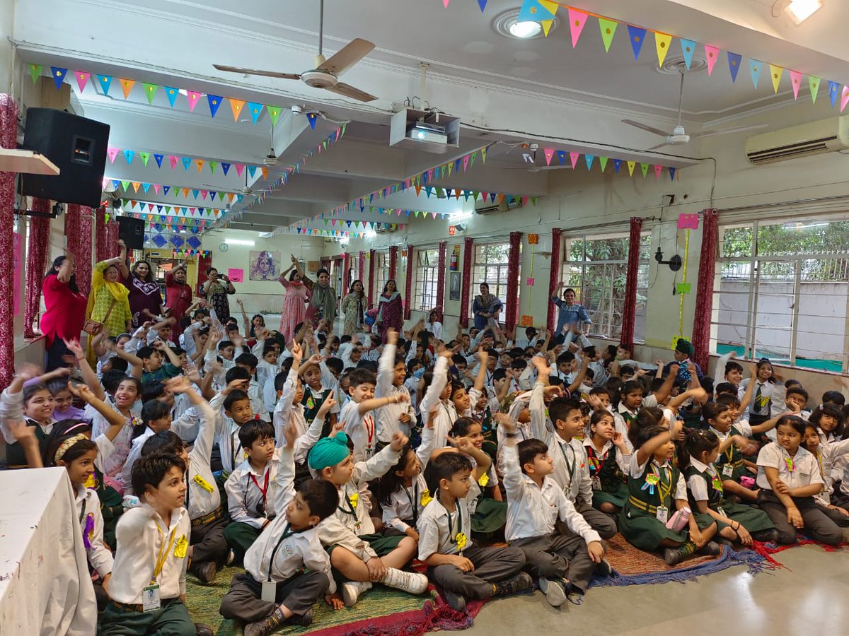 MindfulVidya's tweet image. We&apos;re pleased to have successfully conducted a session on the power of habits for 170 students at Green Field School. We&apos;re grateful for the presence of the principal and teachers. Thank you for the opportunity to share our insights on mindfulness and education. #Mindfulness