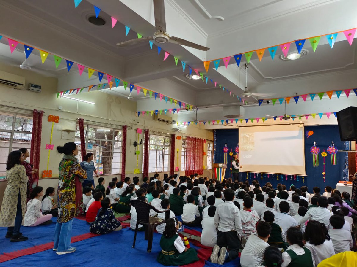 MindfulVidya's tweet image. We&apos;re pleased to have successfully conducted a session on the power of habits for 170 students at Green Field School. We&apos;re grateful for the presence of the principal and teachers. Thank you for the opportunity to share our insights on mindfulness and education. #Mindfulness