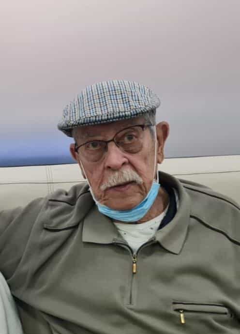 Por favor ayuda urgente !!!!,este anciano ha desaparecido de la residencia Galdama de Fuenlabrada, tin Alzheimer, si alguien lo ve que avise a la policía