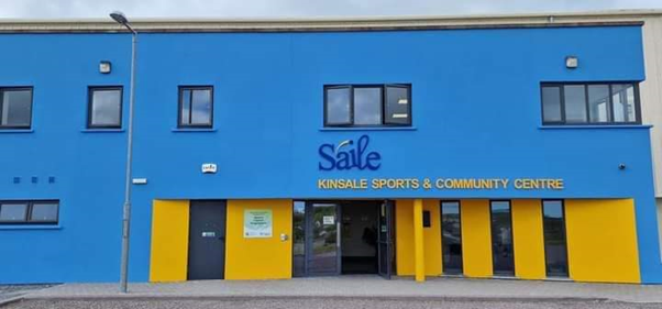 👏 Sáile - #Kinsale Community Centre looking great after utilising funding from our Amenity Fund Scheme for internal and external painting of their Community Centre.

🌩️ The weather resistant and self-cleaning paint used will keep the building looking like new for many years
