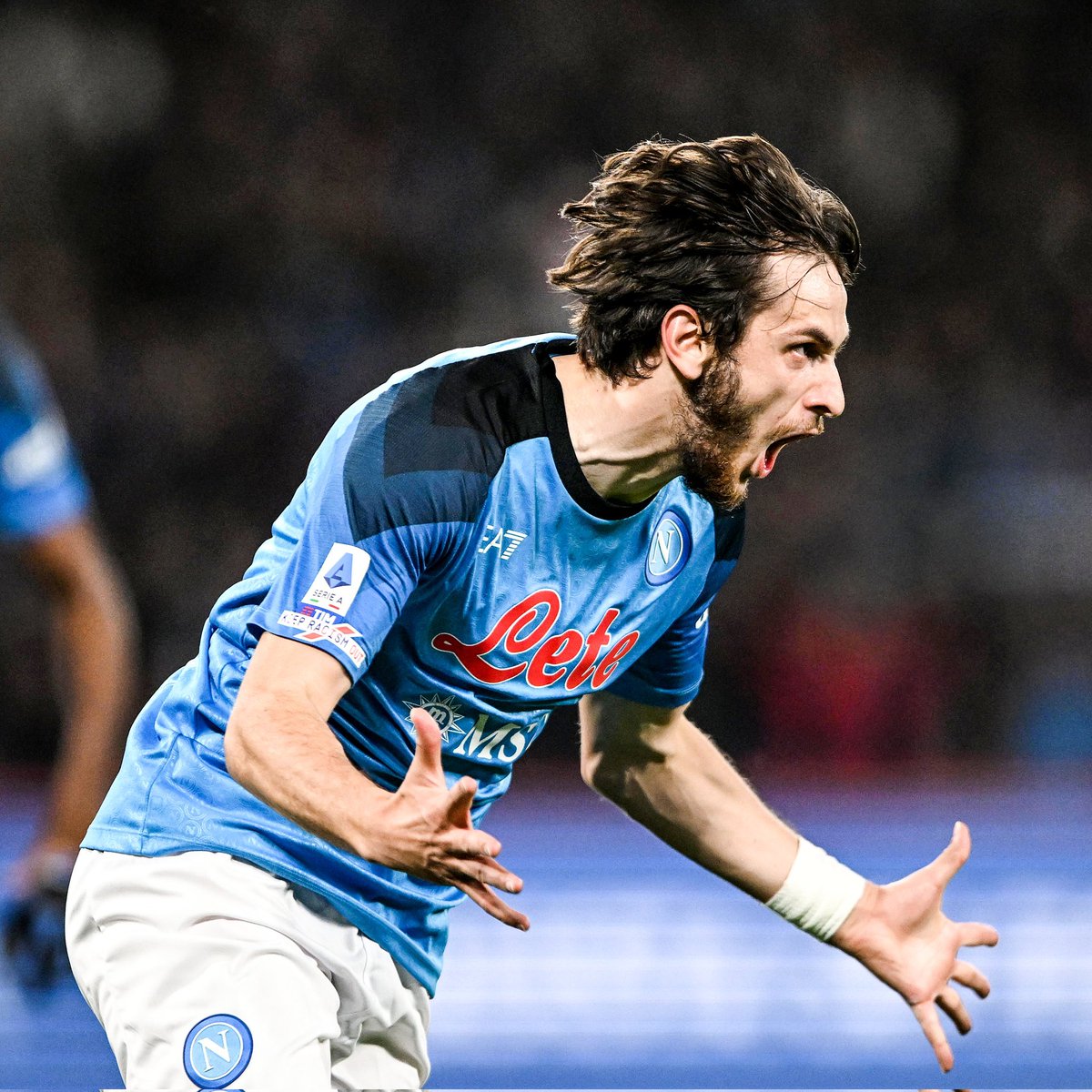 EmmanuelLuiz12's tweet photo. BOMBÁSTICO💣: 

A ideia do Napoli para a
próxima temporada é formar um trio ofensivo com Osimhen🇳🇬, Khvicha Kvaratskhelia🇬🇪 e LUIZ HENRIQUE🇧🇷.

A ideia da diretoria é continuar com o futebol "mais bonito" do mundo e potencializar o lado direito do ataque!🔥💙

IMAGINA ESSE TRIO! https://t.co/eWUsZ4TB4g