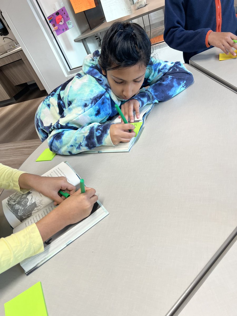 LearnwithMrsJ's tweet photo. New den time group this morning! We’re going to be doing a book club together, and today we planned out our reading together for the next few weeks! Thanks for sharing your learners with me @chrcoffey and @MrsMyersCRE! #CREcoyotes https://t.co/7QJRTajc0L